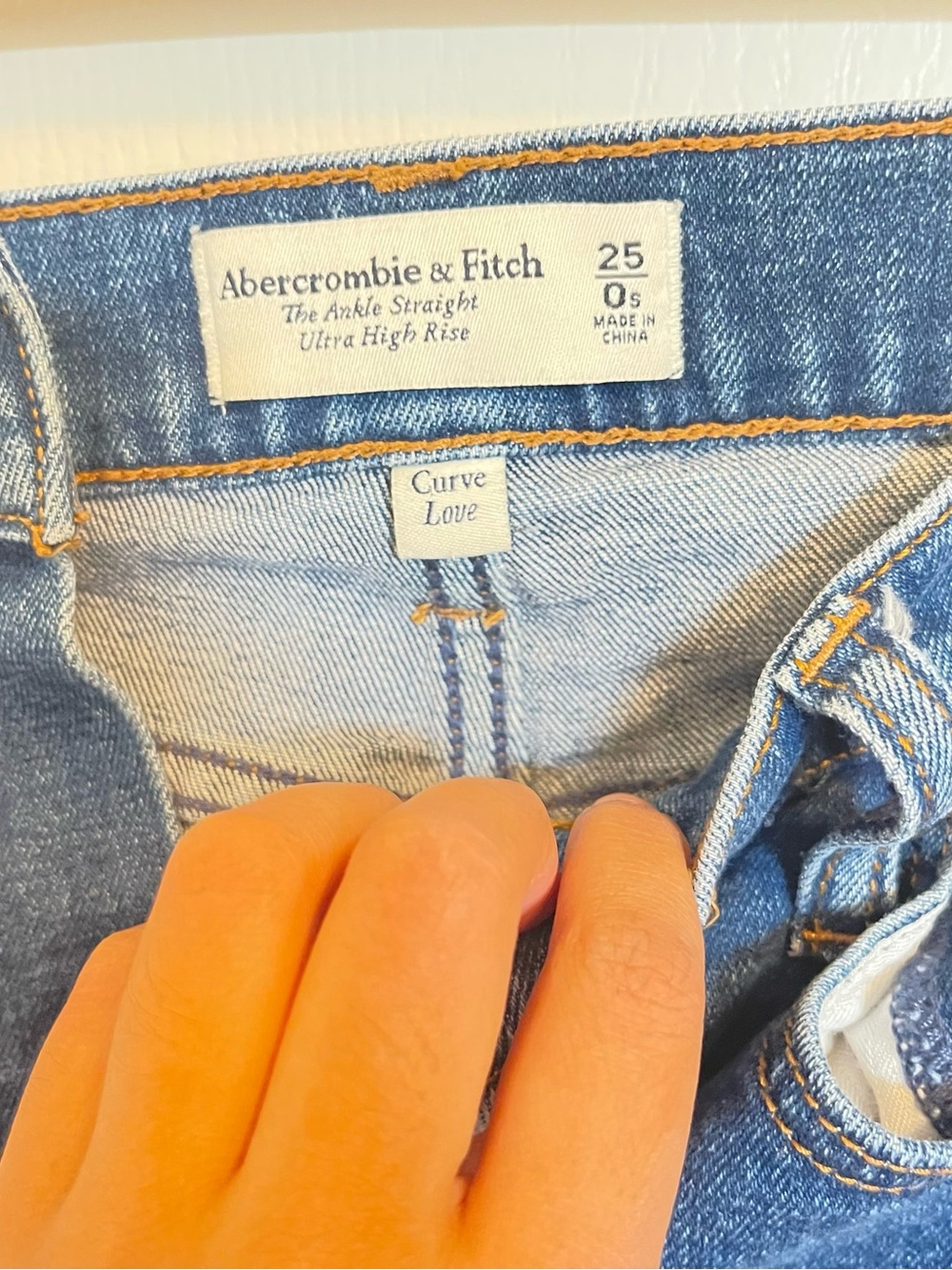 Abercrombie & Fitch Straight-Leg Women's Jeans in Blue - Picture 2 of 2